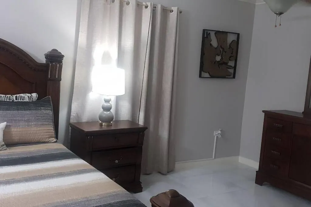 5 Star Fresh Condo In New Κίνγκστον 0*,  Τζαμάικα
